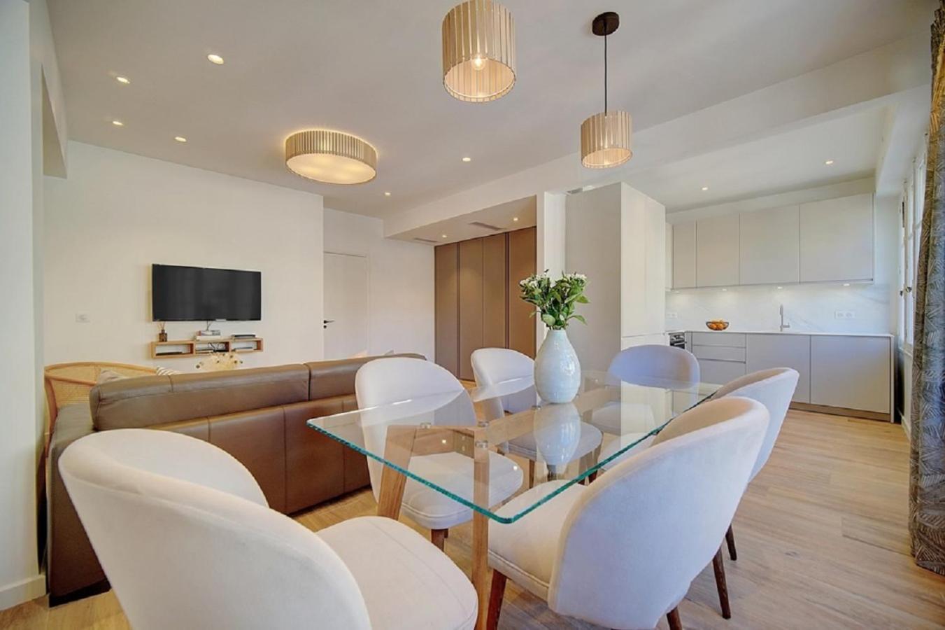 Magnifique 3 Pieces Renove Cannes Centre 'Banane' Avec Veranda ! A2B88 Exterior foto