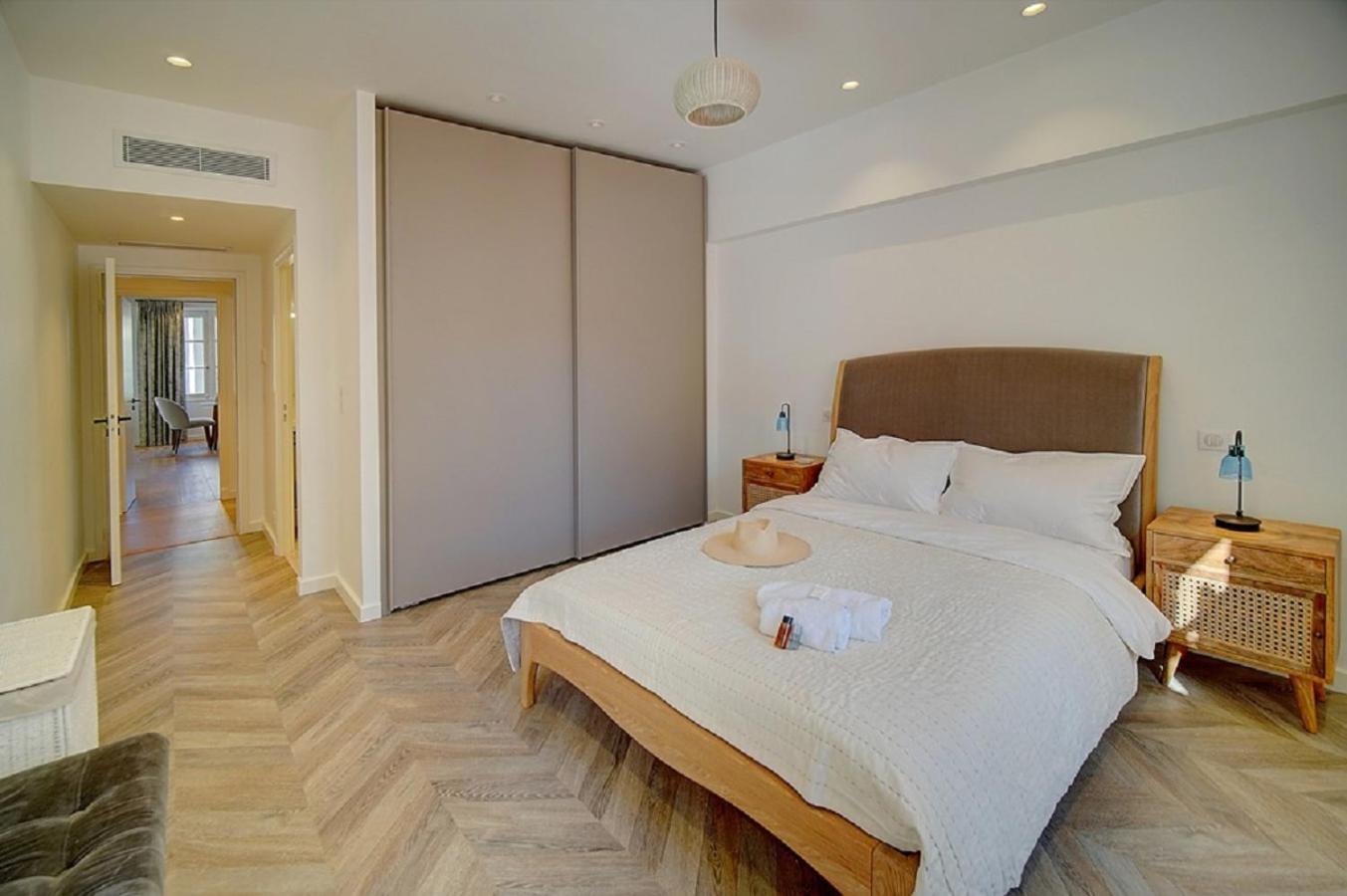 Magnifique 3 Pieces Renove Cannes Centre 'Banane' Avec Veranda ! A2B88 Exterior foto